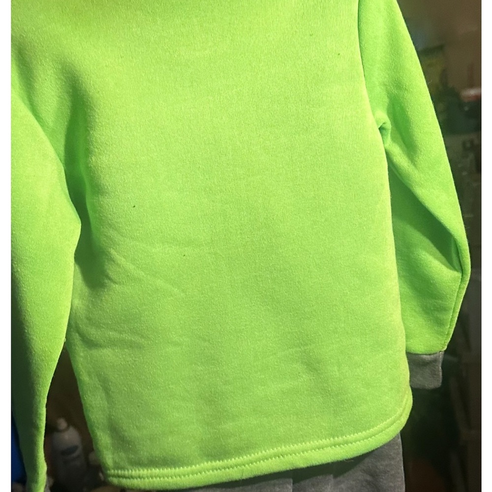 Brand tuff guys4t size green and grey with sweat pants